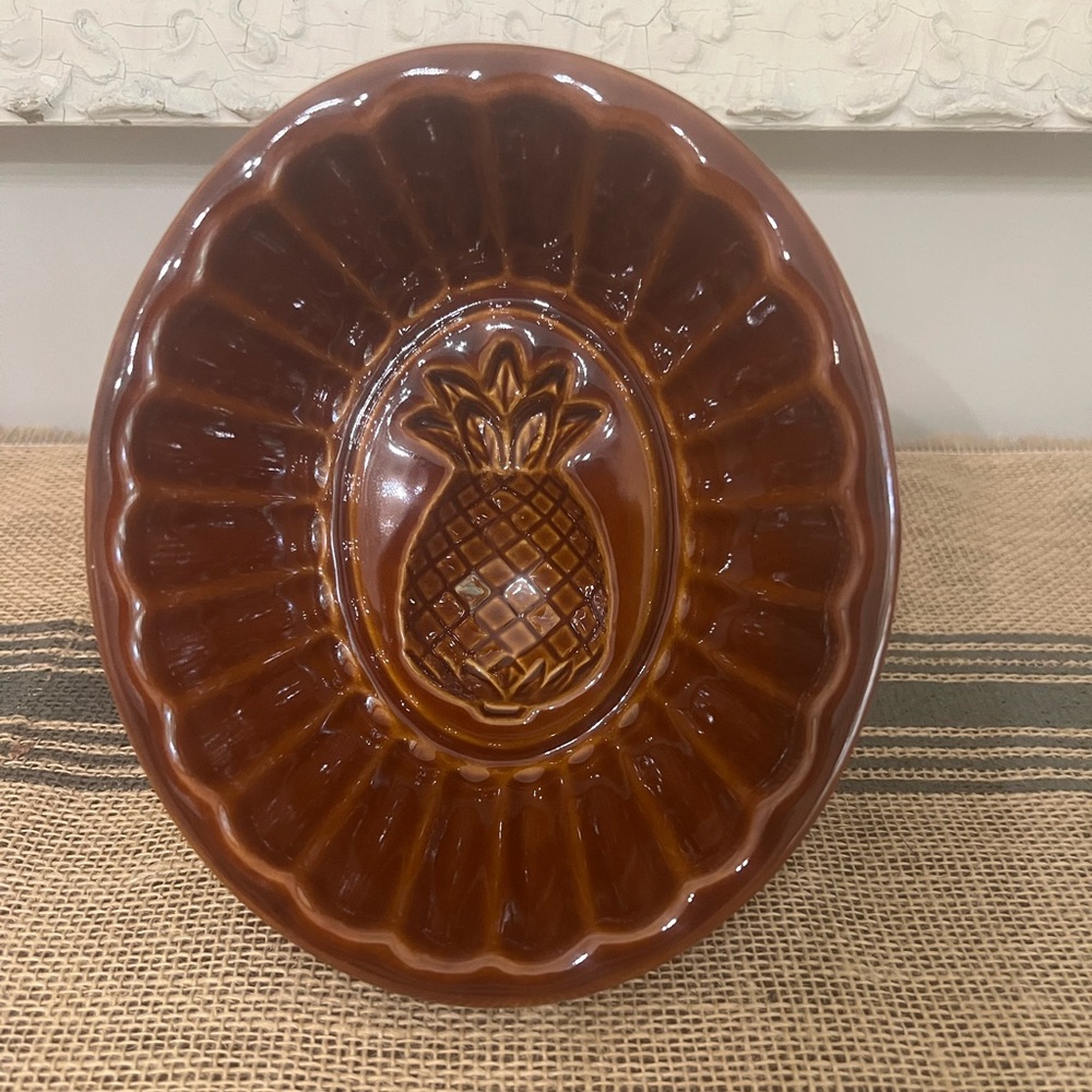 Pineapple jello mold